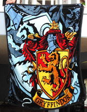 Harry Potter Gryffindor Shield Crest Fleece Throw Blanket. Measured 48x37