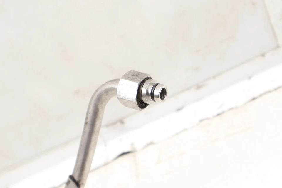 AUDI A4 QUATTRO 2013-2014 3,0 L - Enfriador de transmisión tubo/línea 8K0317817DH Foto 3 de 4