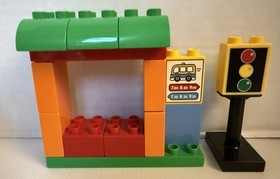 Lego DUPLO School Bus Set 10528 - Complete