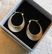Yellow Gold 14KT Oval Hoop Earrings Italy Shiny Hoops
