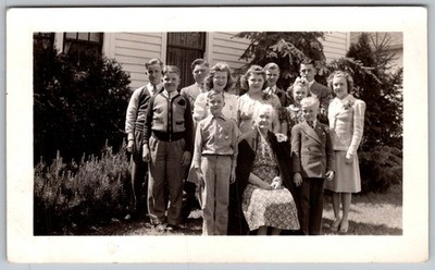 Vtg B&W Snapshot Large Family Group Formal Attire House Names Written Back 1940s