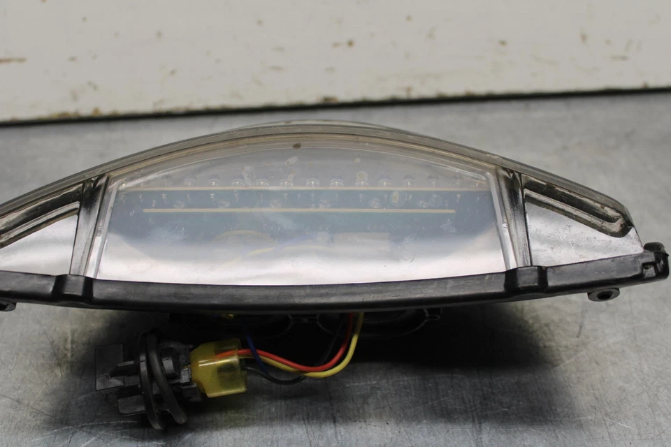 01-06 LUZ TRASERA HONDA CBR600F4I LUZ FRENO TRASERO 33701-MBW-671 BB626 Foto 3 de 4