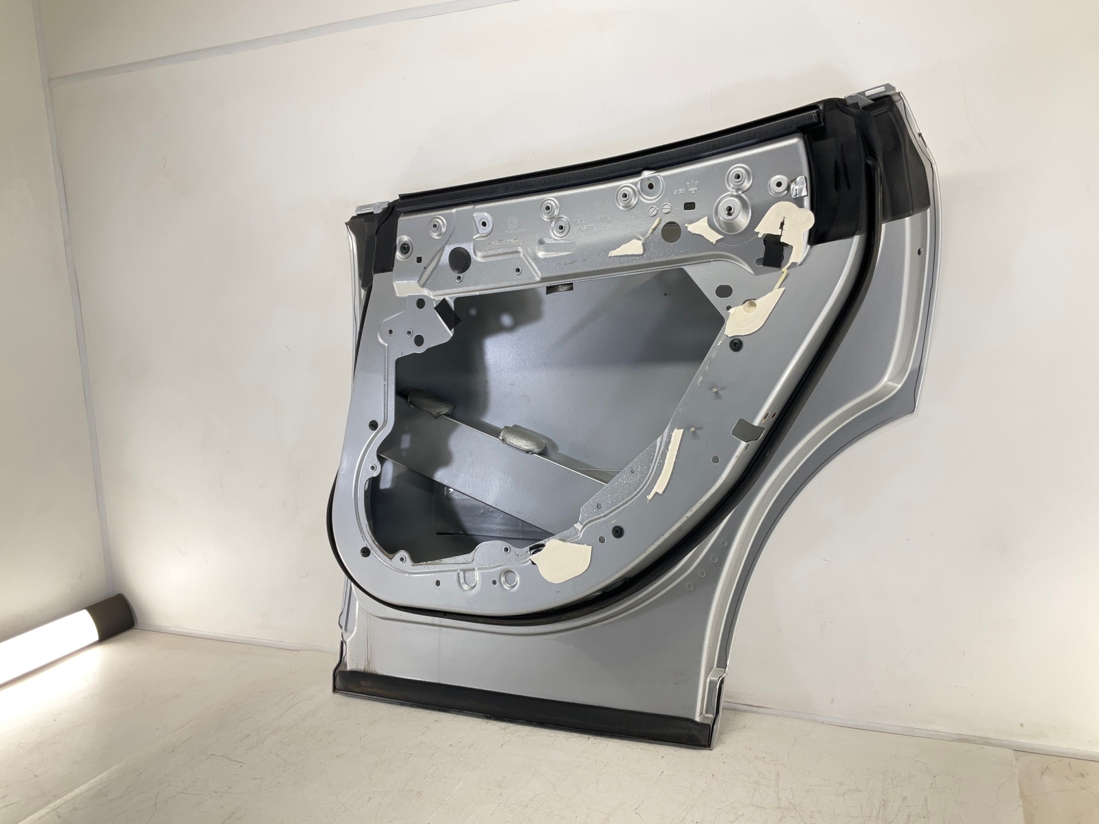17-20 MASERATI Levante Exterior Rear Right Passenger Door Shell OEM C