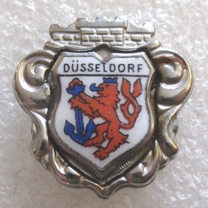 Vintage City Of Dusseldorf Germany Tourist Travel Souvenir Pin Dusseldorf Ebay
