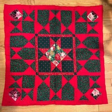 Vintage Hand Stitched Patchwork Christmas Quilt Throw Blanket Holly 28.5