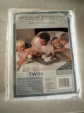 Twin Mattress Protector With Antimicrobial Treatment, 100% Cotton