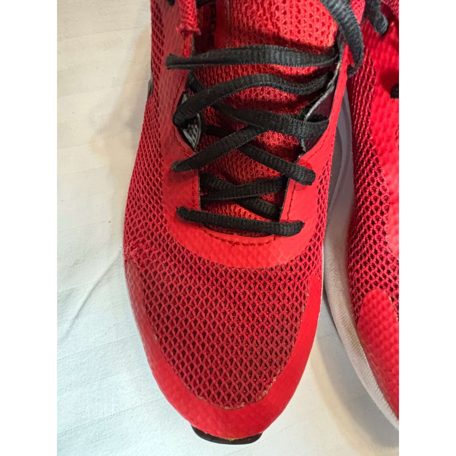Under Armour Surge 3 Red Black Running Shoes 3024989-600 Mens 5 Womens 6.5Y thumbnail 7
