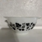 New ListingPyrex Gooseberry 442 1.5 Qt. Rare Black & White Mixing Bowl Ovenware Cinderella