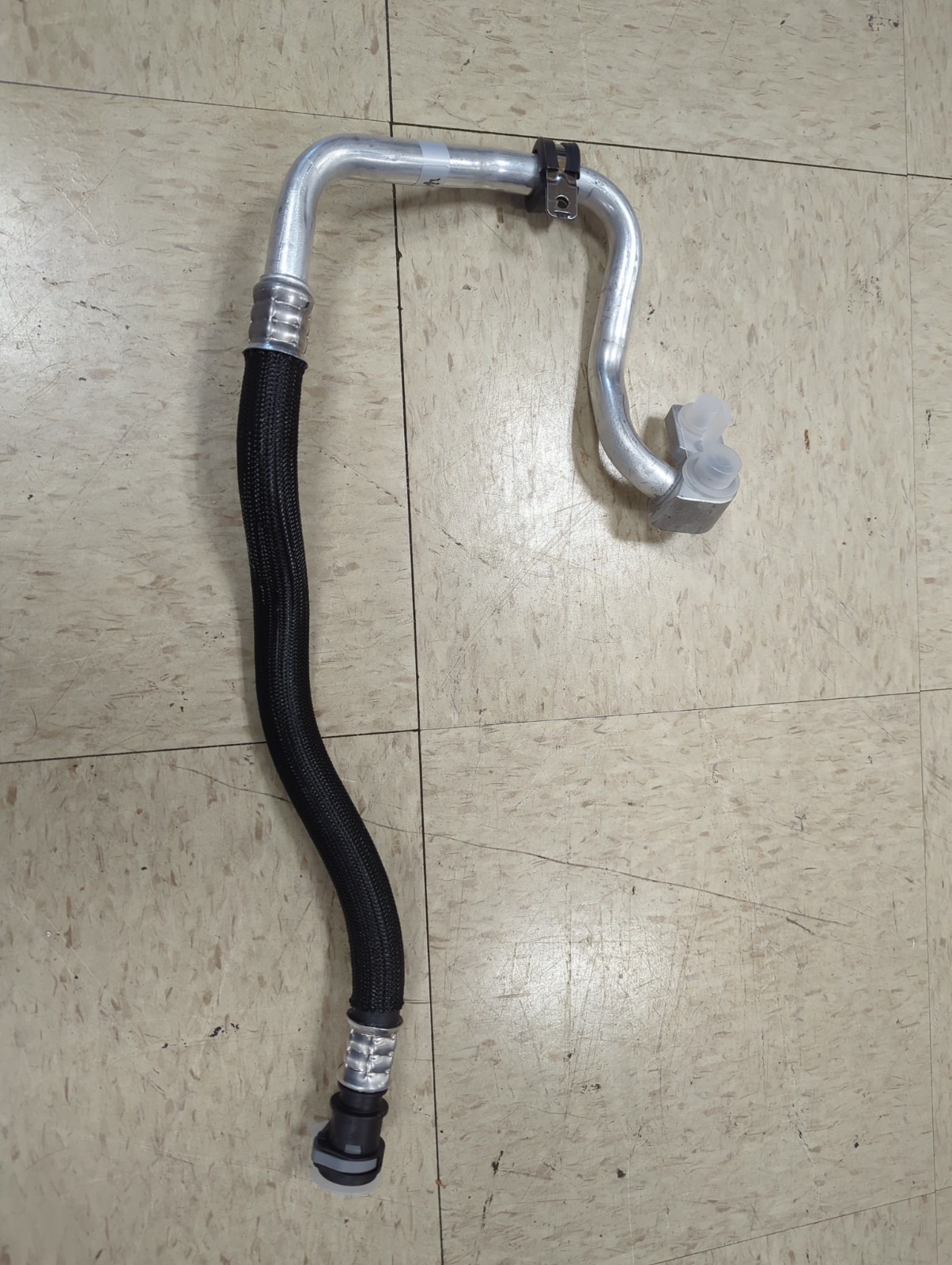 OEM Maserati Pipe AC Compressor, Levante, 670104909
