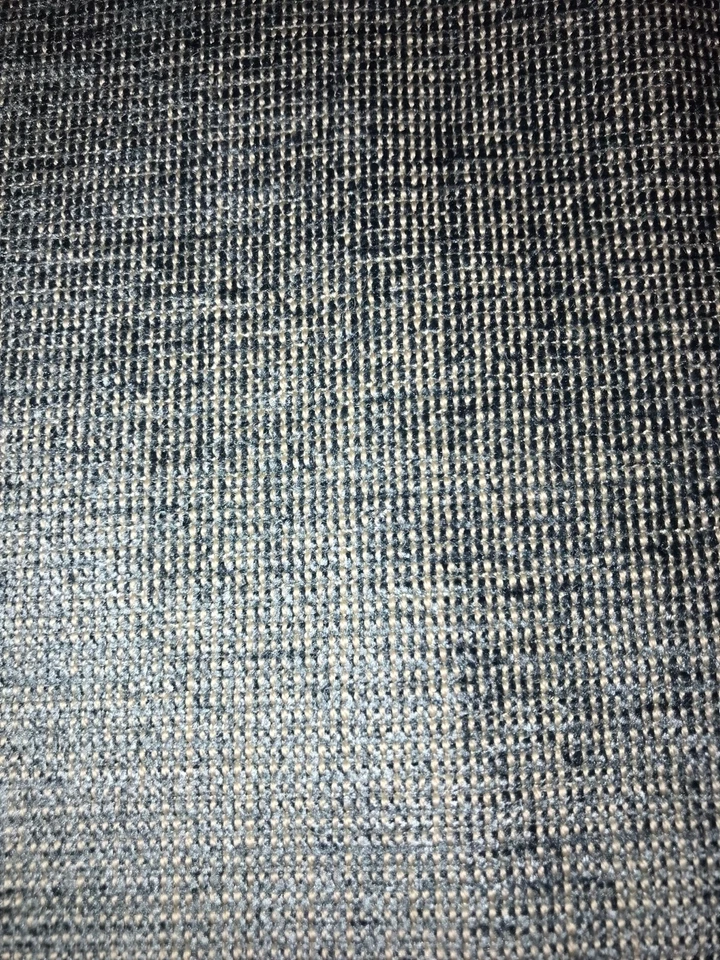 1.40mx1.40m w of blue fine chenille upholstery/craft fabric - Image 2 of 4