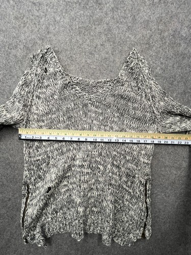 Vintage Havana Womens Gray Sweater Size M Longsleeve Zipper and Hole Accents EUC - Picture 5 of 10