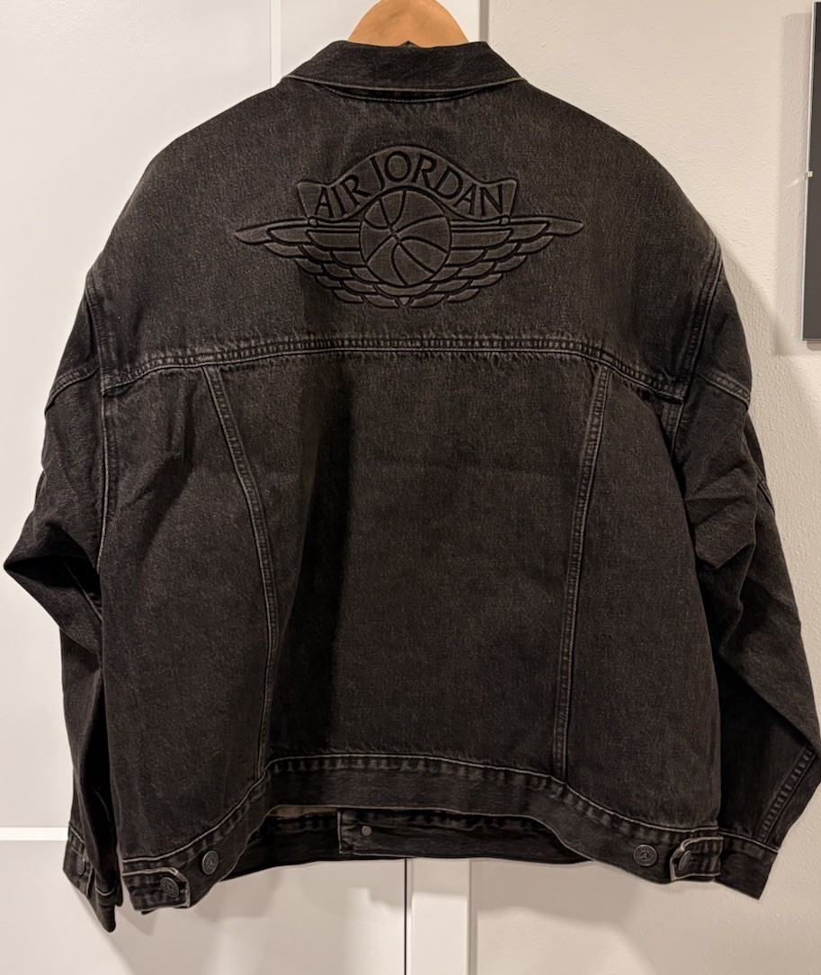 Levi's x Nike Air Jordan 3 Type lll Denim Trucker Jacket Black