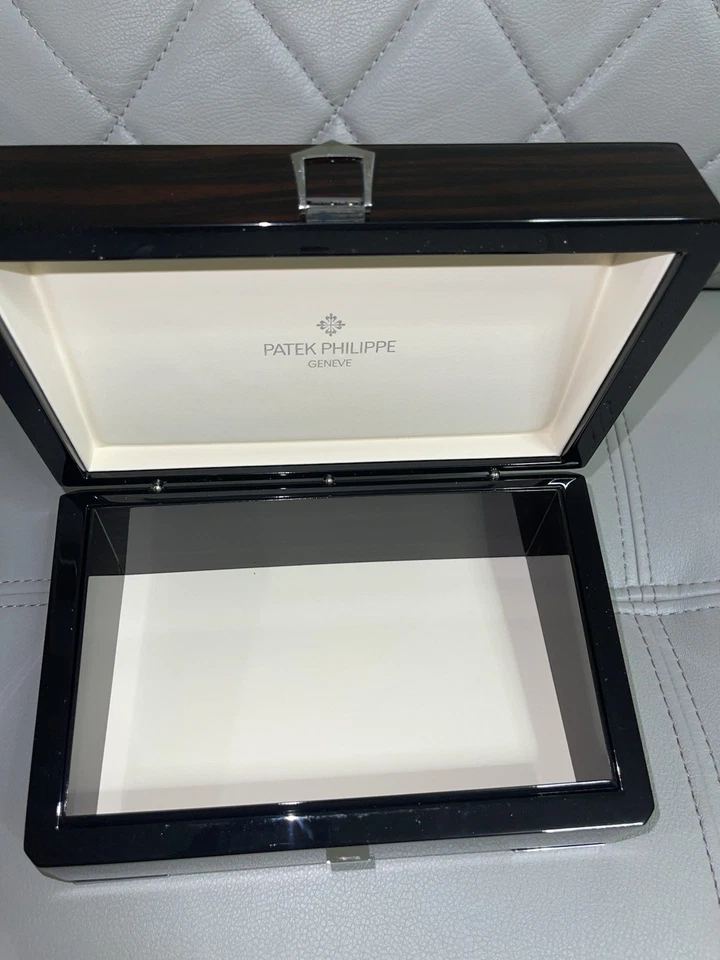 百达翡丽正品木制手表盒适用于 Aquanaut (5711/001) 状况良好 — 第 3/4 张图片