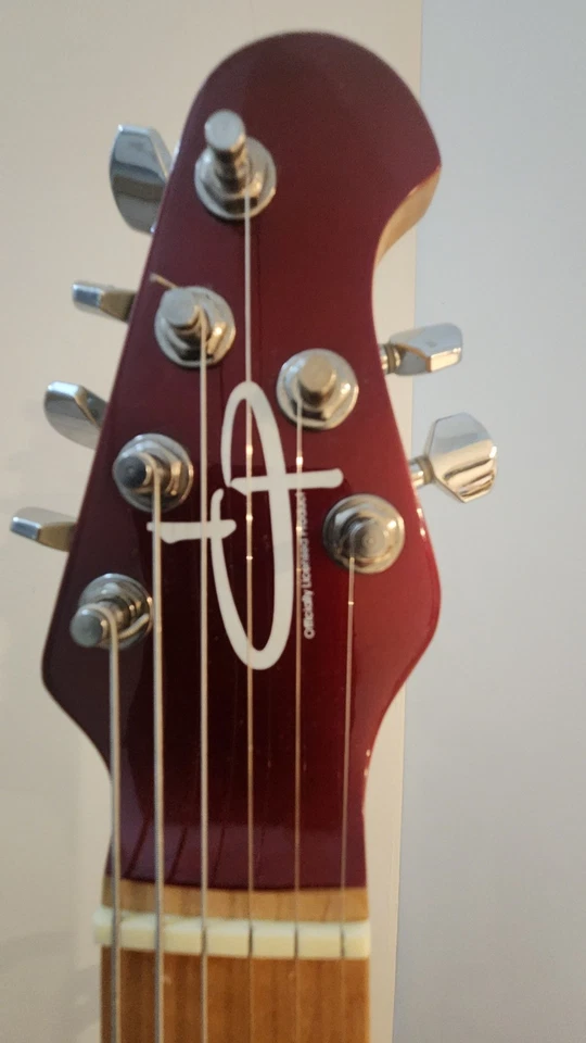  Guitarra OLP Candy Apple Red (Ernie Ball Musicman o copia Axis) Foto 2 de 3