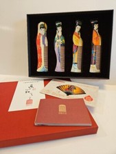 Chinese Hand Painted Comb Set Of 4 Beautiful ladies. New/Box