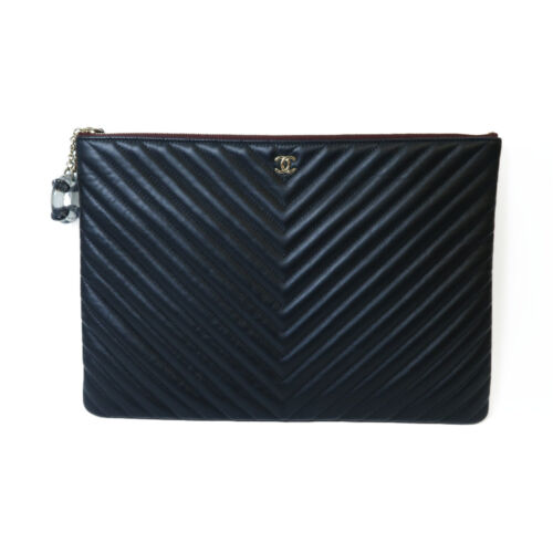 CHANEL Herringbone CC SHW Pouch Leather Black - Picture 1 of 13