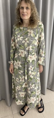 NEU EX YESSICA MIDIKLEID ANIMAL & BLUMENDRUCK GRÖSSEN 8-16