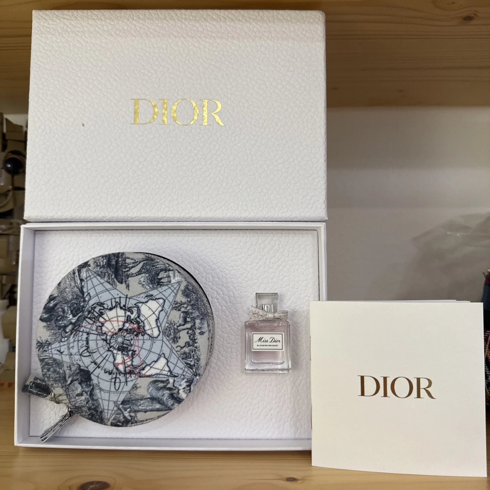 Coffret à bijoux cadeau anniversaire membre doré Christian Dior + Miss Dior 5 ml + coffret cadeau