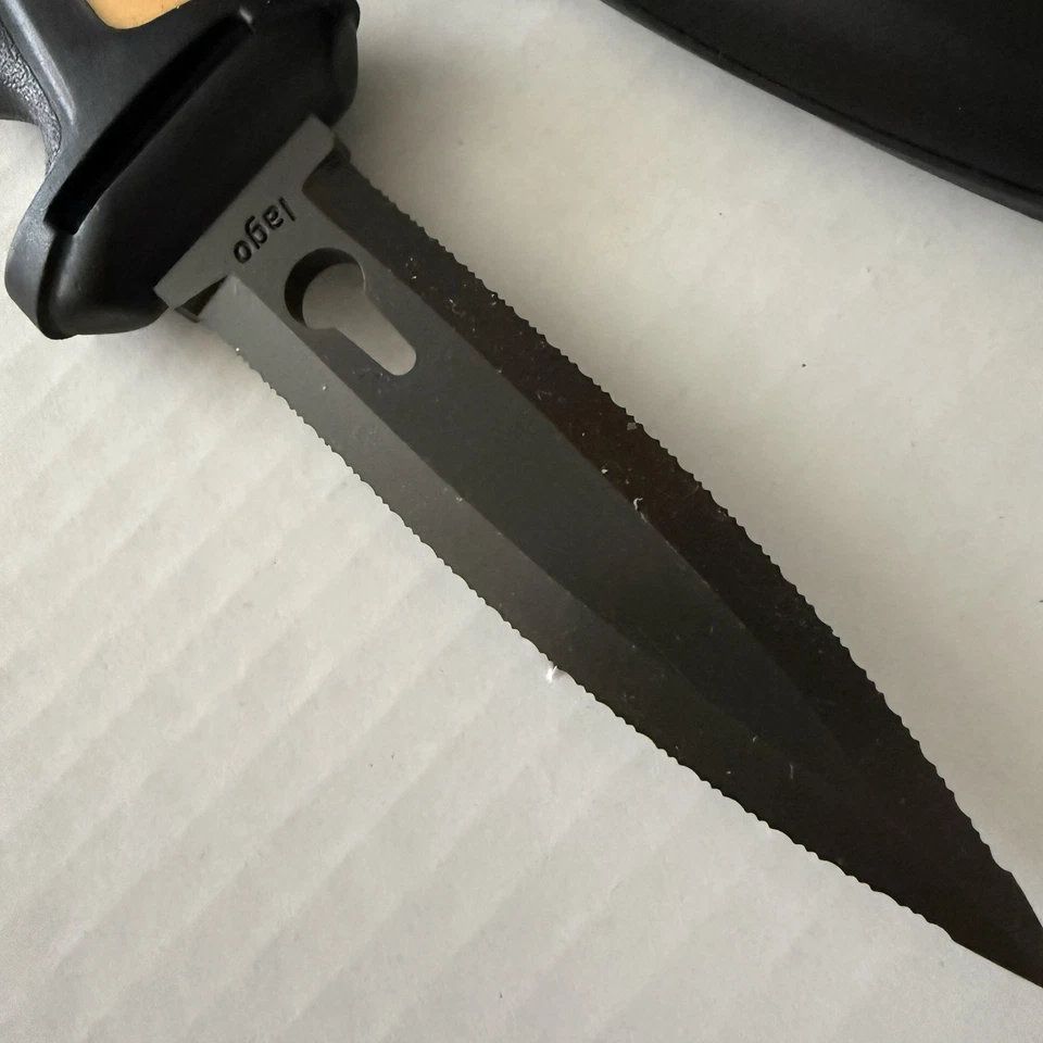 Cuchillo de buceo Mares Lago - ¡Durable, confiable y listo para la aventura! Foto 3 de 4