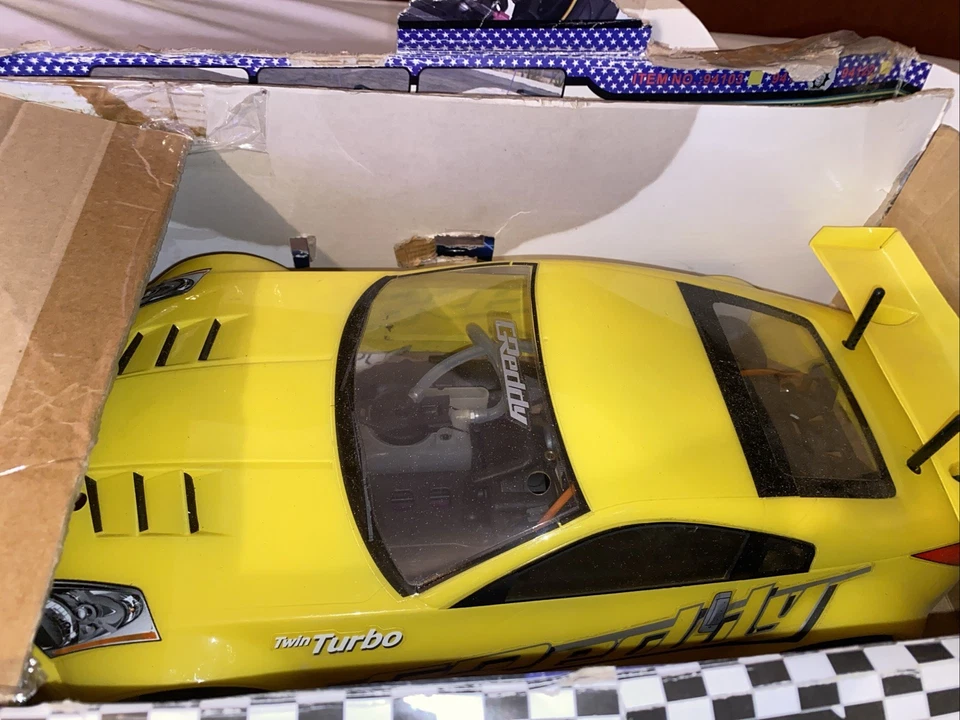 Lightning VX RTR Super Nitro RC Car with Remote Control Yellow 320-2 - Image 3 of 4