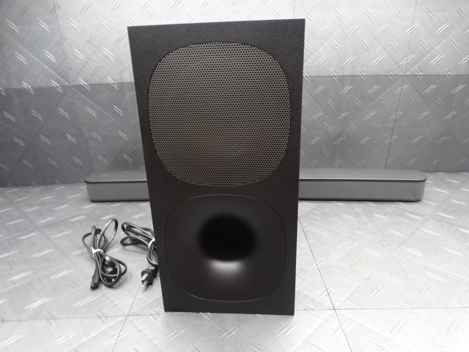Sony HT-SC40 Sub / Soundbar + Power Cables (No remote)