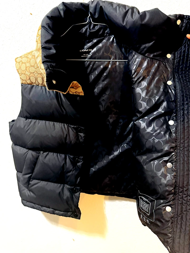 Chaleco de plumón Coach Signature Foto 4 de 4