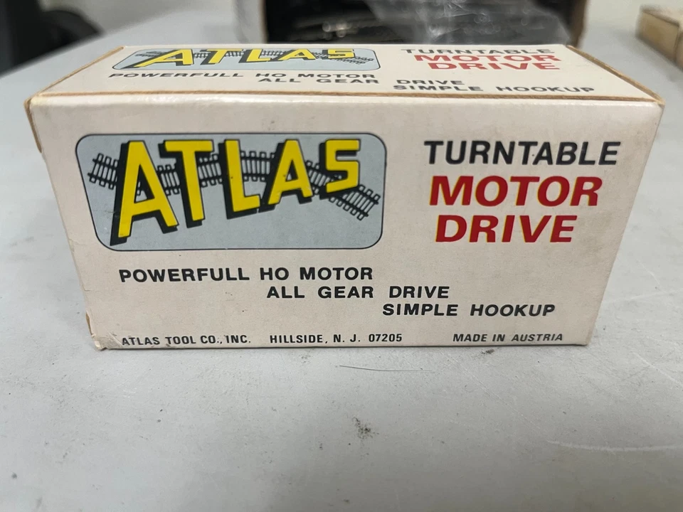 Revell Rapido HO Gauge N4132 Curved Track + Atlas HO Turntable Motor Lot - Image 2 of 4