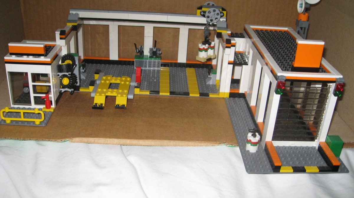 Lego CITY Mechanic GARAGE 7642 BOOK 3 TOWN SERIES | eBay