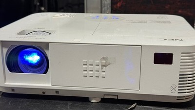 NEC M322X XGA DLP Projector 3200 Lumens   * REMOTE NOT INCLUDED