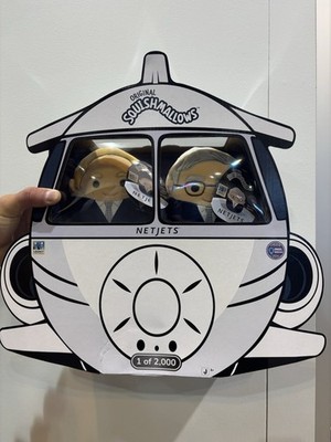 RARE only 2000 made. Squishmallows NetJets Warren Buffett & Greg Limited Ed 2026