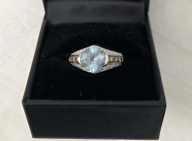 Anillo redondo Le Vian 14K WG 1 3/8 quilates acuarmarina y diamantes 1/8 talla 7 Foto 4 de 4