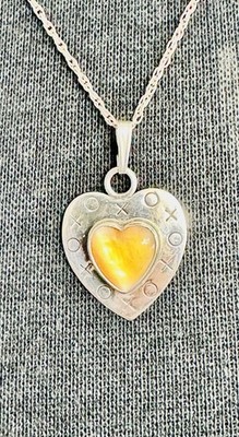 VHC Vidal Chavez Sterling Silver Yellow MOP Heart Pendant Necklace Signed