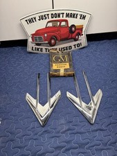 Pontiac 1958 Bonneville Rh-lh Front Fender Ornament Moulding Gm Trim Pontiac 1958 Bonneville Rh-lh Front Fender Ornament Moulding Gm Trim