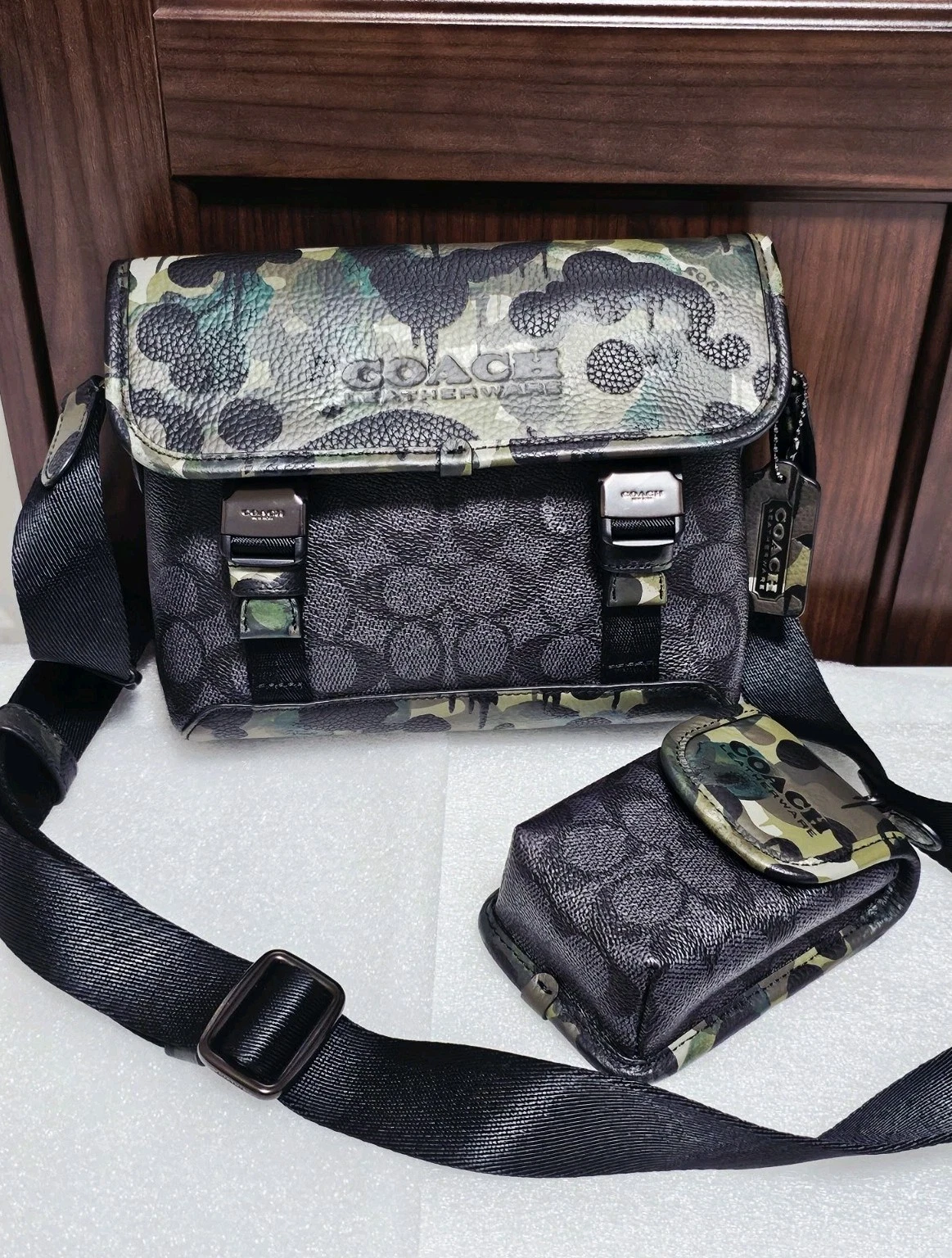 Borsa messenger a tracolla Coach League telefono mimetica mimetica CA009 pista charter