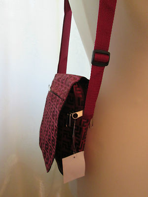 Schultertasche Rot 21-15-7,5 cm Innentaschen/Außentaschen Freetime