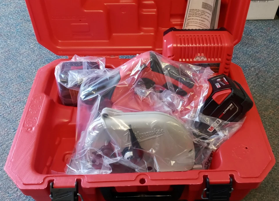 Milwaukee 0740-22 M28 Cordless 6-7/8" Metal Cutting Saw Kit - Image 4 of 4