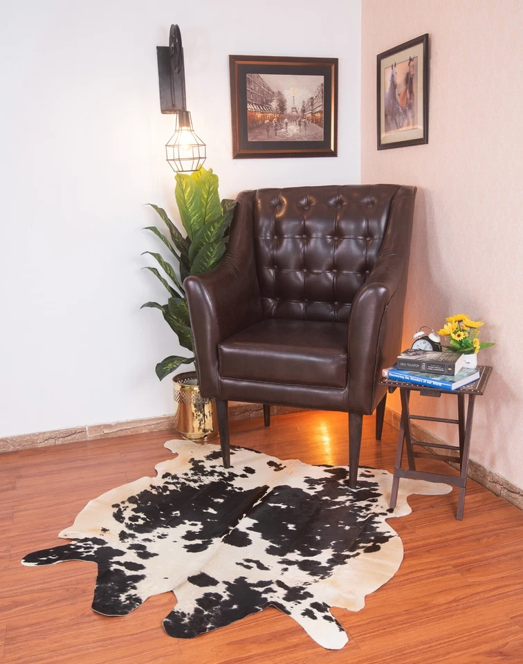 Alfombra de cuero de vaca 100 % nueva alfombra pequeña de 4x4 pies alfombra de piel de vaca blanca y negra con estampado de vaca Foto 3 de 4