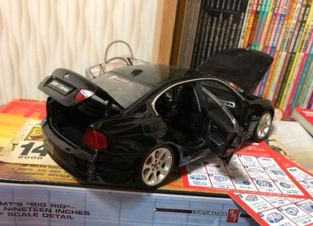 1/18 Kyosho BMW 330i E90 Sedan Ruby Black w/ Box From Japan 1/18 Kyosho BMW 330i E90 Sedan Ruby Black w/ Box From Japan