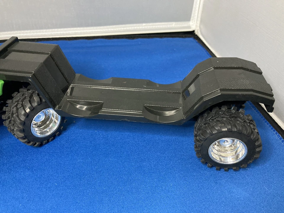 Semirremolque John Deere ERTL Monster Treads con remolque camión juego para niños niños Foto 3 de 4