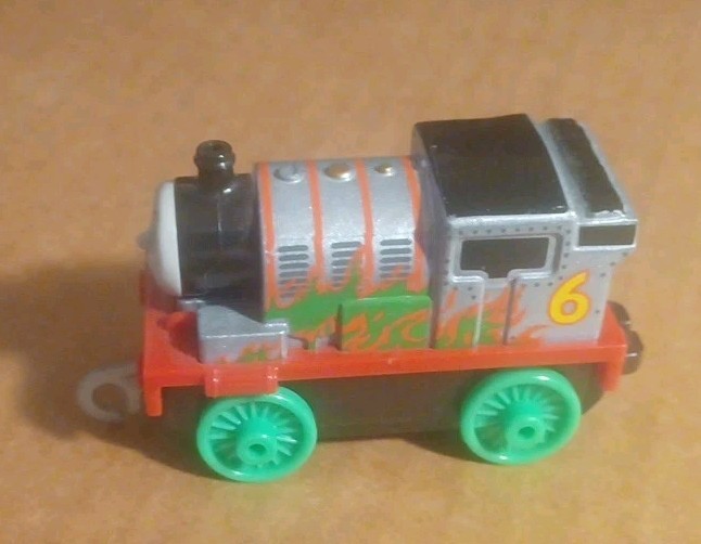 2020 THOMAS THE TRAIN PERCY FLAME ENGINE 07234