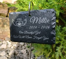 Personalisierte Hunde Gedenktafel aus Schiefer, Grabmal mit Erdpfahl Erdspieß