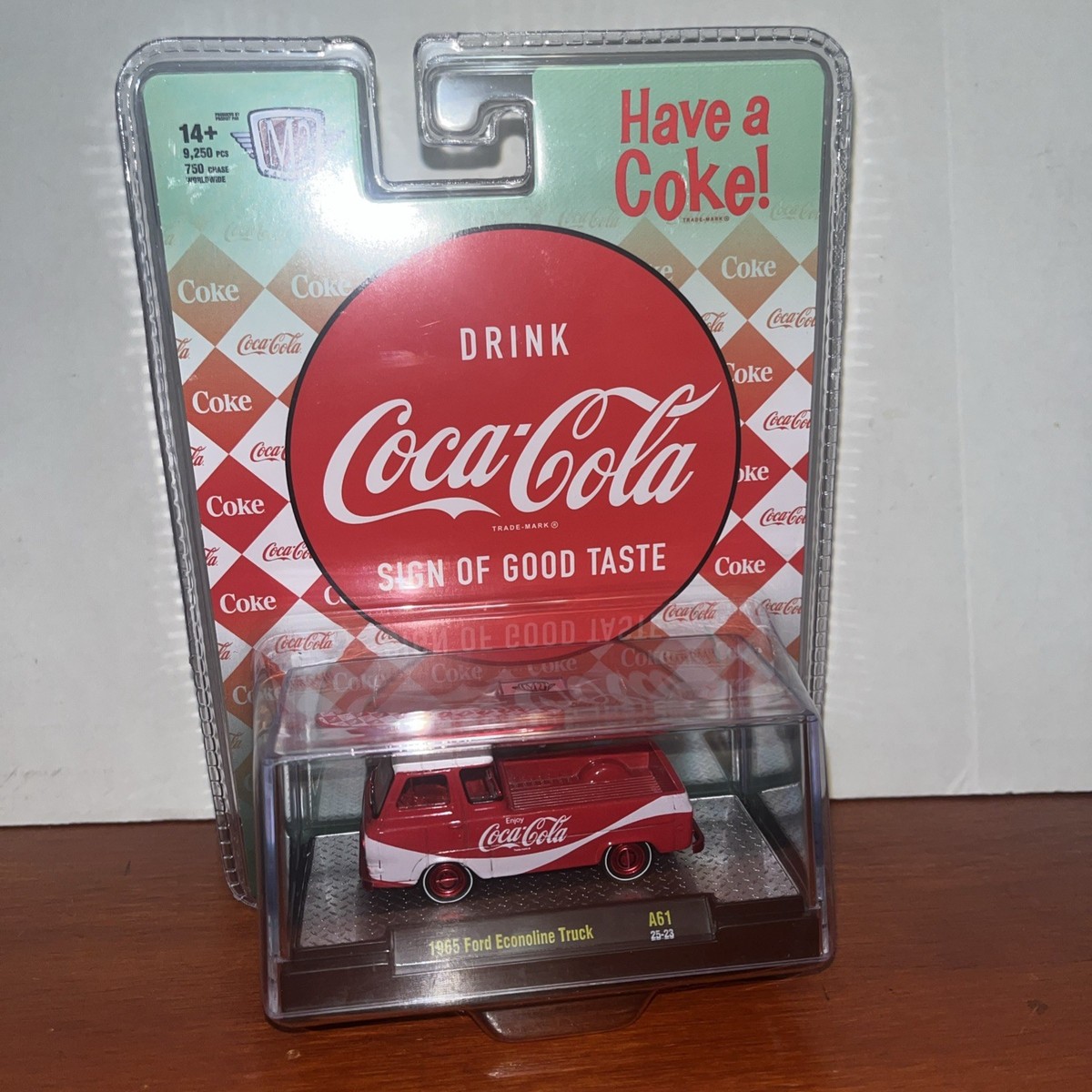 No22 ミニカー1/50？ IVECO TRAKKER イヴエコ　トラッカー NEW! M2 Machines 1965 Ford Econoline Truck Coca-Cola CHASE A61 25