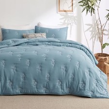 Botanical Floral Quilt Queen Size for Modern Queen / Full 90" x 96" Blue