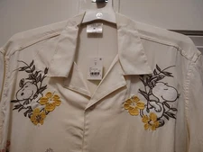 Officially Licensed Men's Snoopy Embroidered Button Down Shirt Size Medium NEW