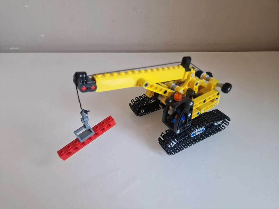 LEGO Technic 9391 Mini Crane, photo 1 of 5