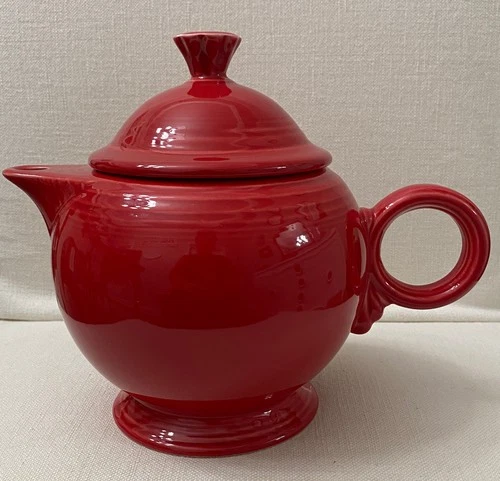 Homer Laughlin Fiesta Contemporary Scarlet Red  Teapot Ring Handle Post 86