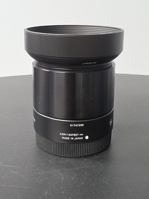 Sigma 60mm f/2.8 DN Art Lens E Mount w/Caps and hood