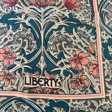 LIBERTY Silk Scarf Floral Pattern 70x70cm