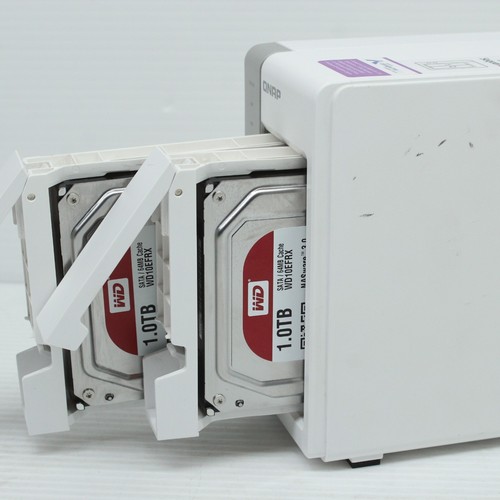 QNAP TS-231P2 2 baies Gigabit NAS USB 3,2 Quad Core 1,7 GHz 2 x disque dur rouge WD 1 To + PSU - Photo 4/15