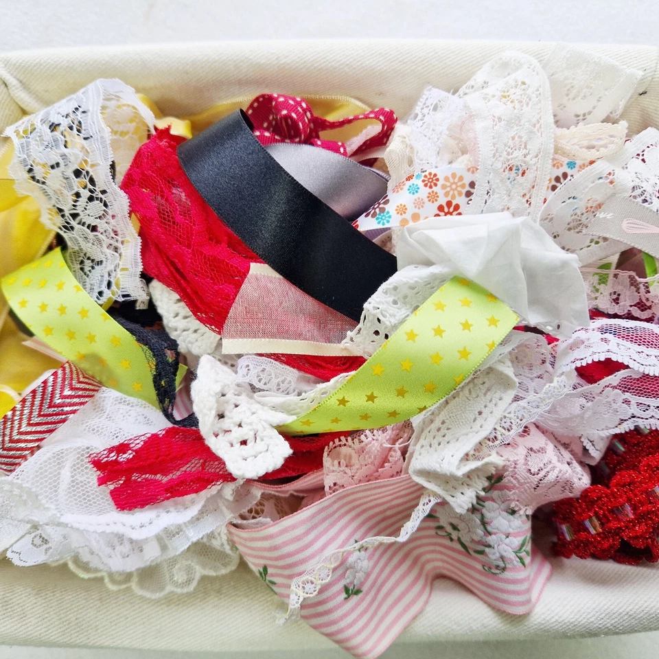 Ribbon Lace Organza Craft Fabric Scrap Pack Textured Offcuts Sewing Remnants Bag - Image 2 of 4